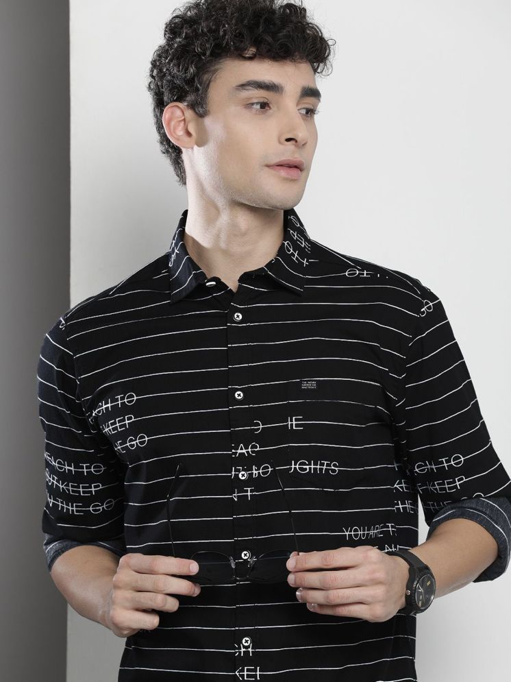     			The Indian Garage Co Men Black & White Horizontal Striped Casual Shirt