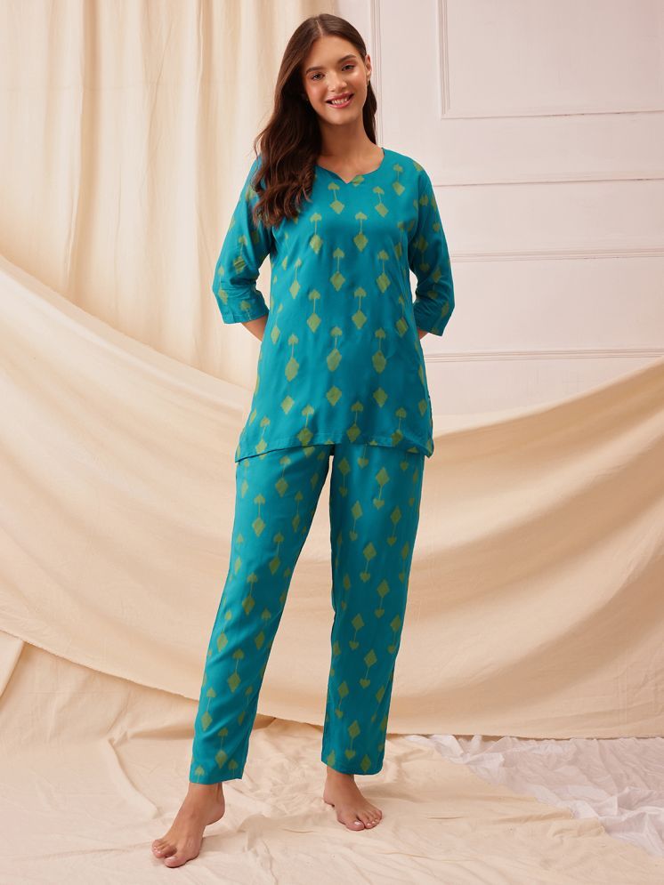     			Clovia Turquoise Rayon Women's Nightwear Nightsuit Sets ( Pack of 1 )