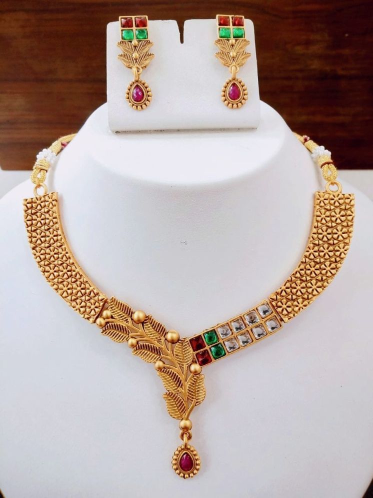     			Shivay Fashion Golden Alloy Necklace Set ( Pack of 1 )