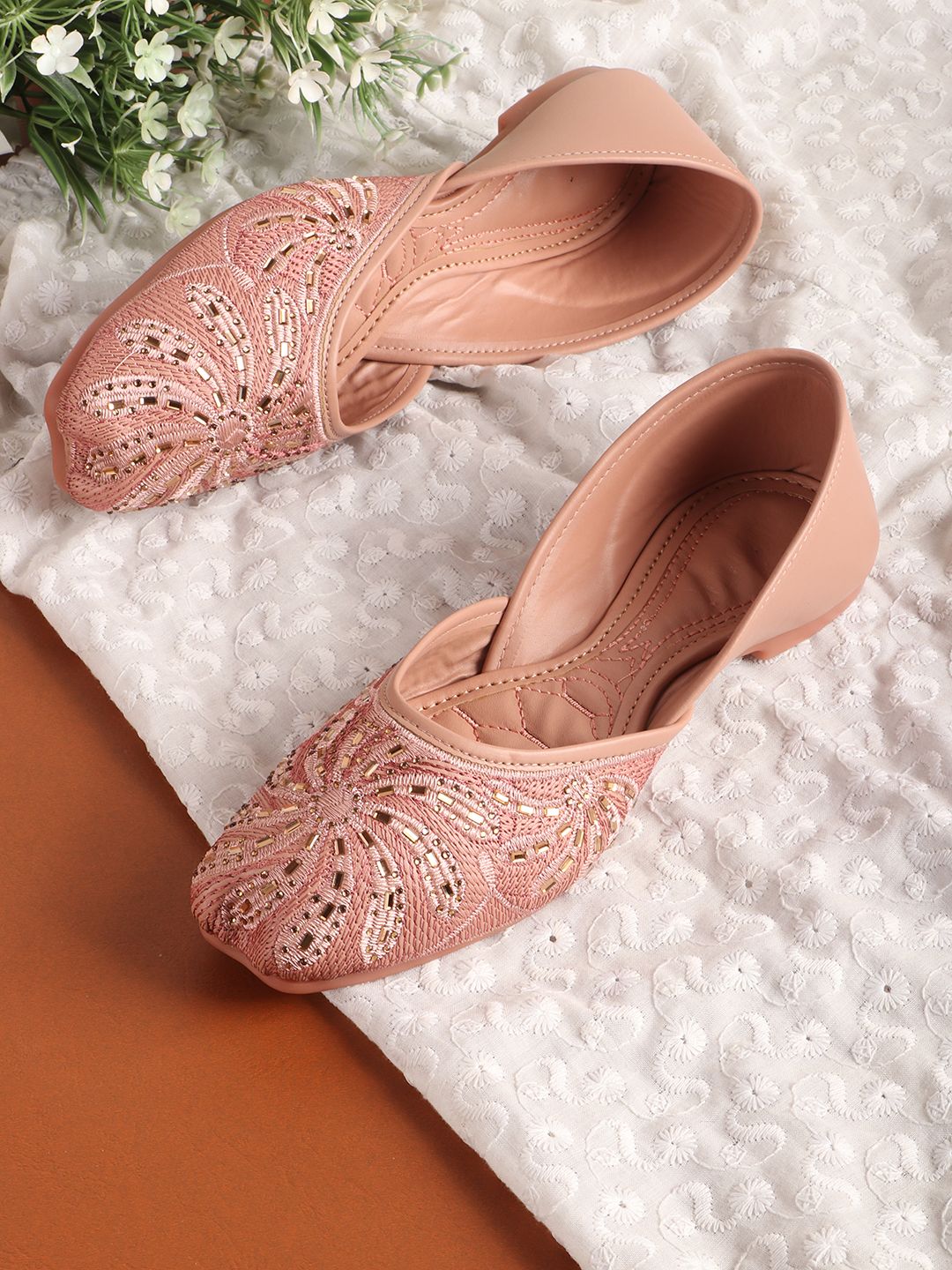     			Carrito Peach Women's Ethnic Ballerinas