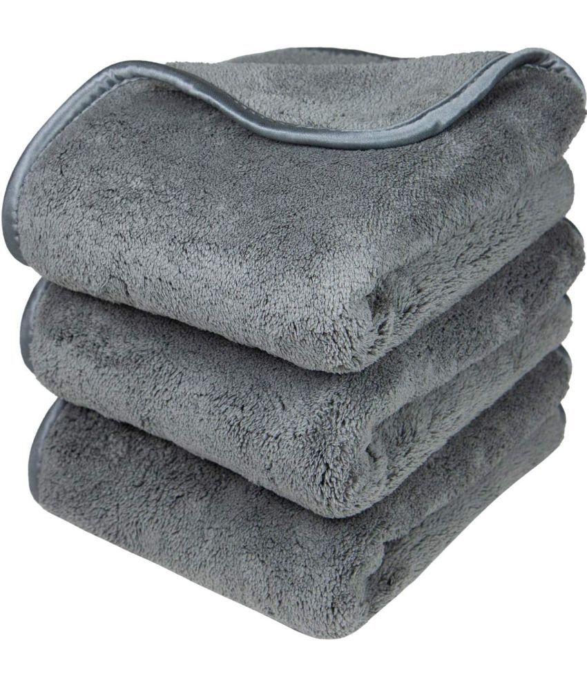     			Mockhe Grey 600 GSM Microfiber Cloth For Automobile ( Pack of 3 )