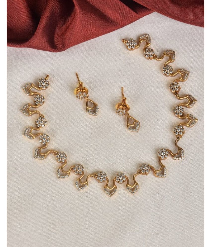     			Pamadhya Gold Alloy Necklace Set ( Pack of 1 )