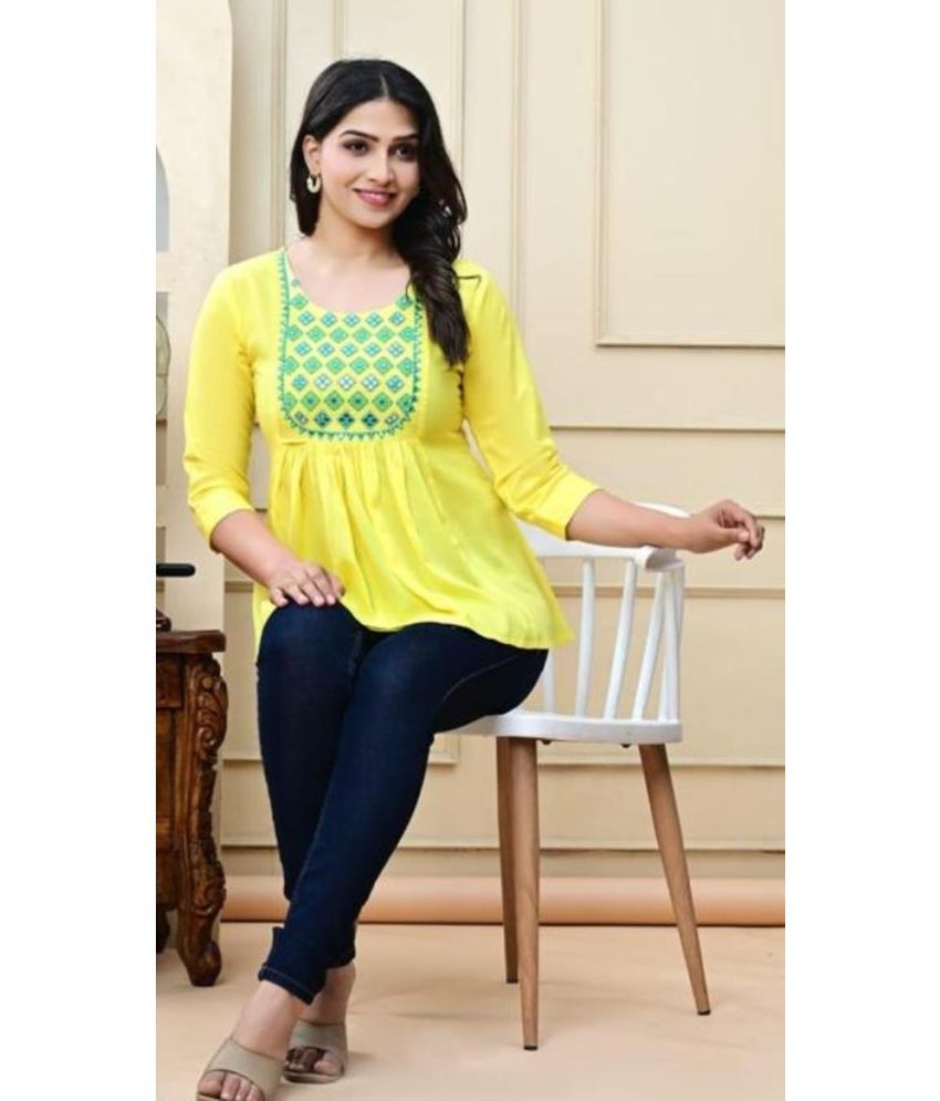     			SHREE JEE FABRICS Pack of 1 Viscose Rayon Solid Anarkali Women's Kurti - ( Yellow )