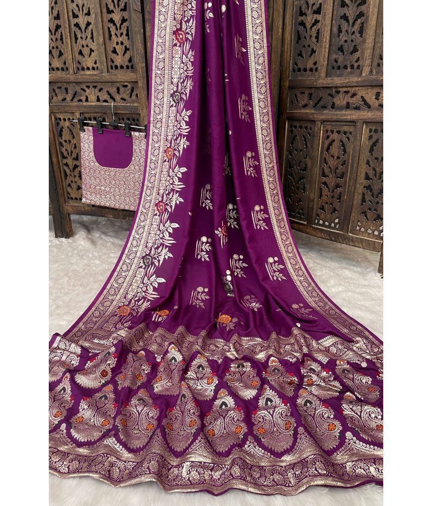     			fab woven Kanjivaram Silk Woven Saree With Blouse Piece ( Wine , Pack of 1 )