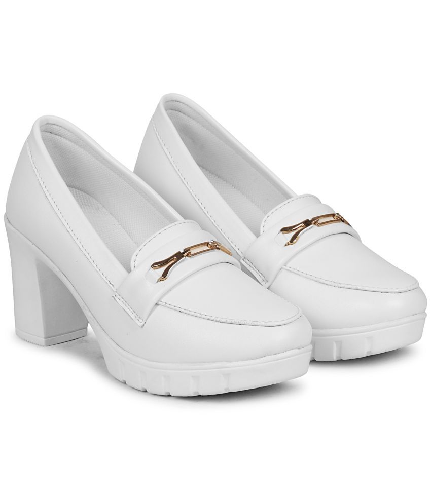     			Commander Shoes White Women's Pumps Heels