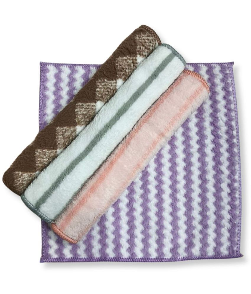     			High Absorbent and Super Soft Microfiber Face Towel (Random Designs & Color) (25 x 25 CM) Pack of 4