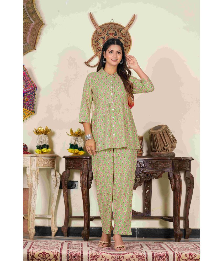     			Yash Gallery Green Rayon Women's Nightwear Regular Night Dress ( Pack of 1 )