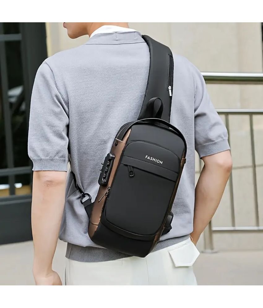     			Gjshop Black Colorblocked Messenger Bag