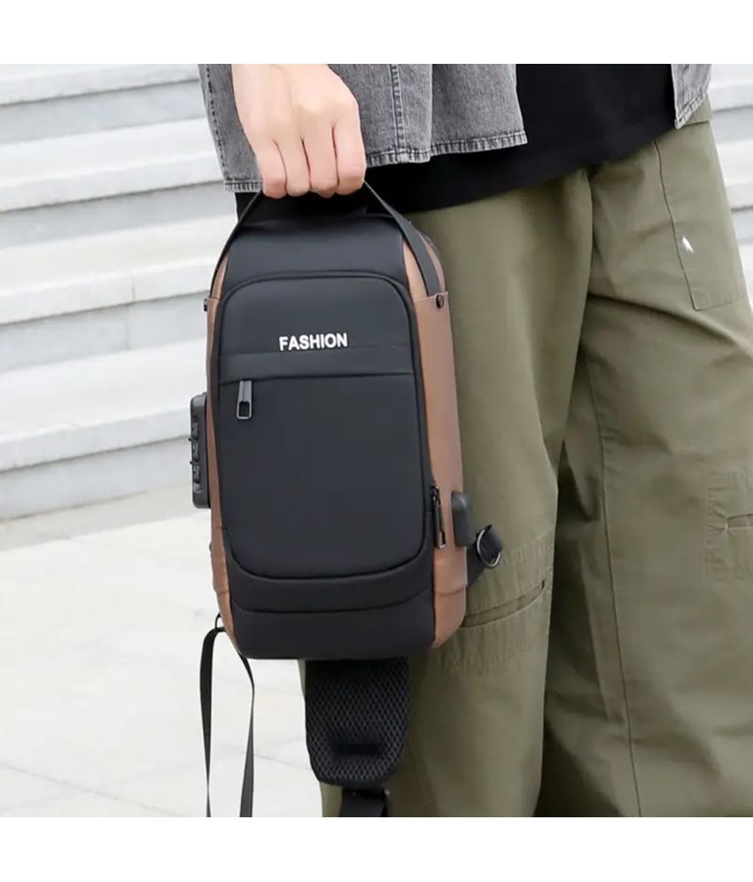     			Gjshop Black Colorblocked Messenger Bag