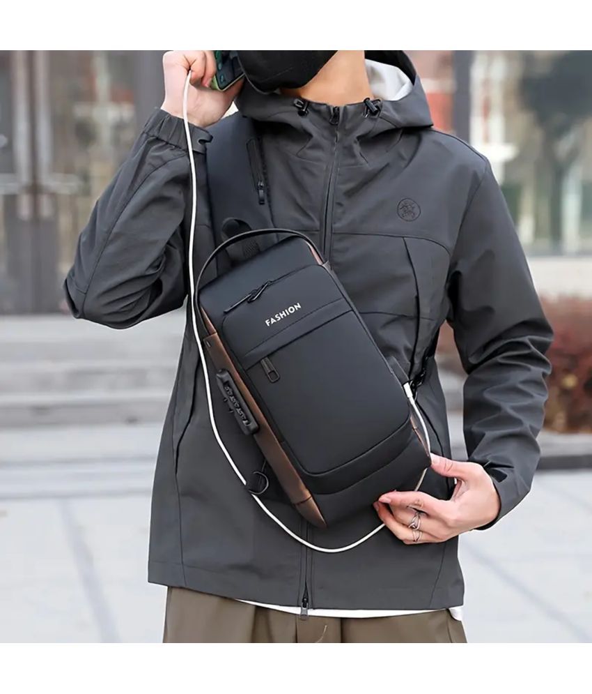     			Gjshop Black Colorblocked Messenger Bag