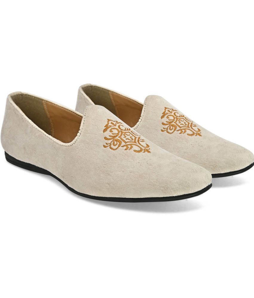     			San Frissco Beige Men's Mojaris