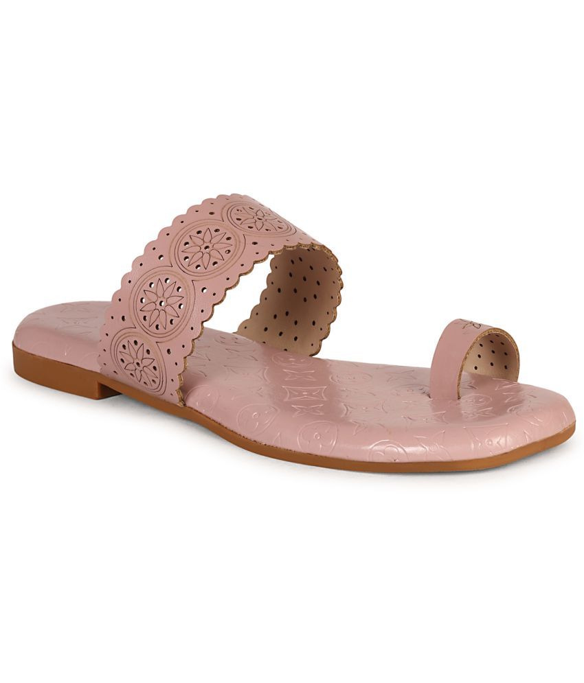     			Commander Shoes Peach Women's Flats