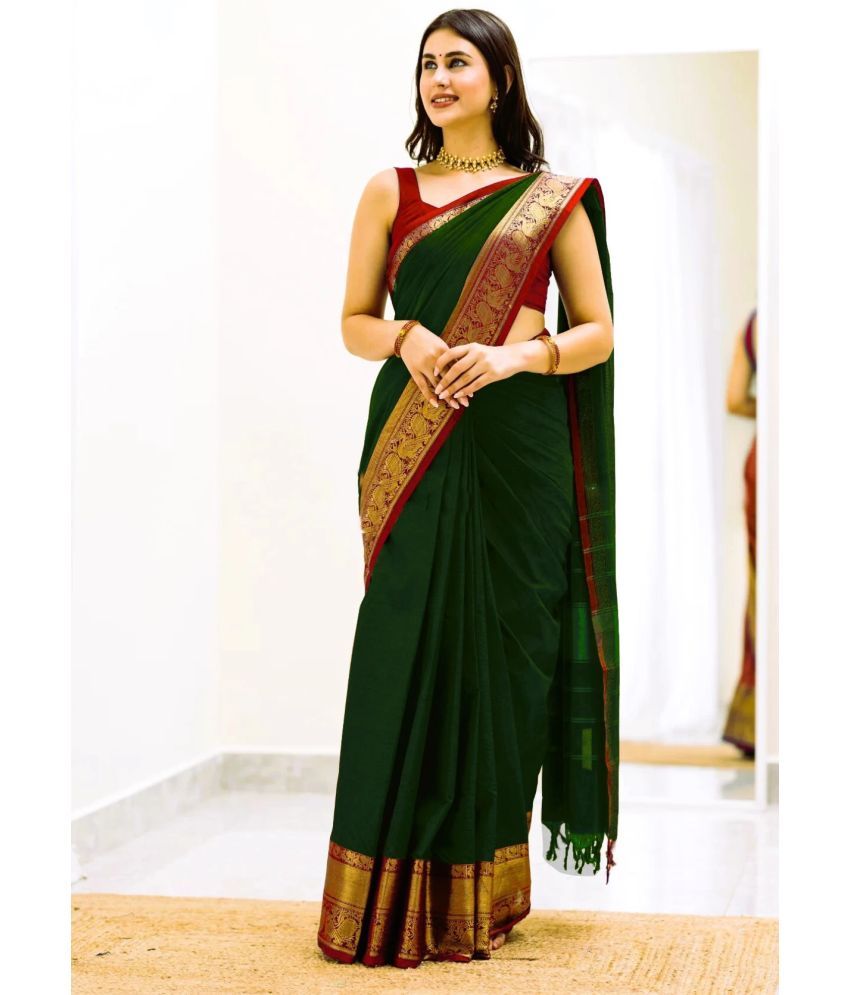     			Magneitta Jacquard Self Design Saree With Blouse Piece ( Green , Pack of 1 )