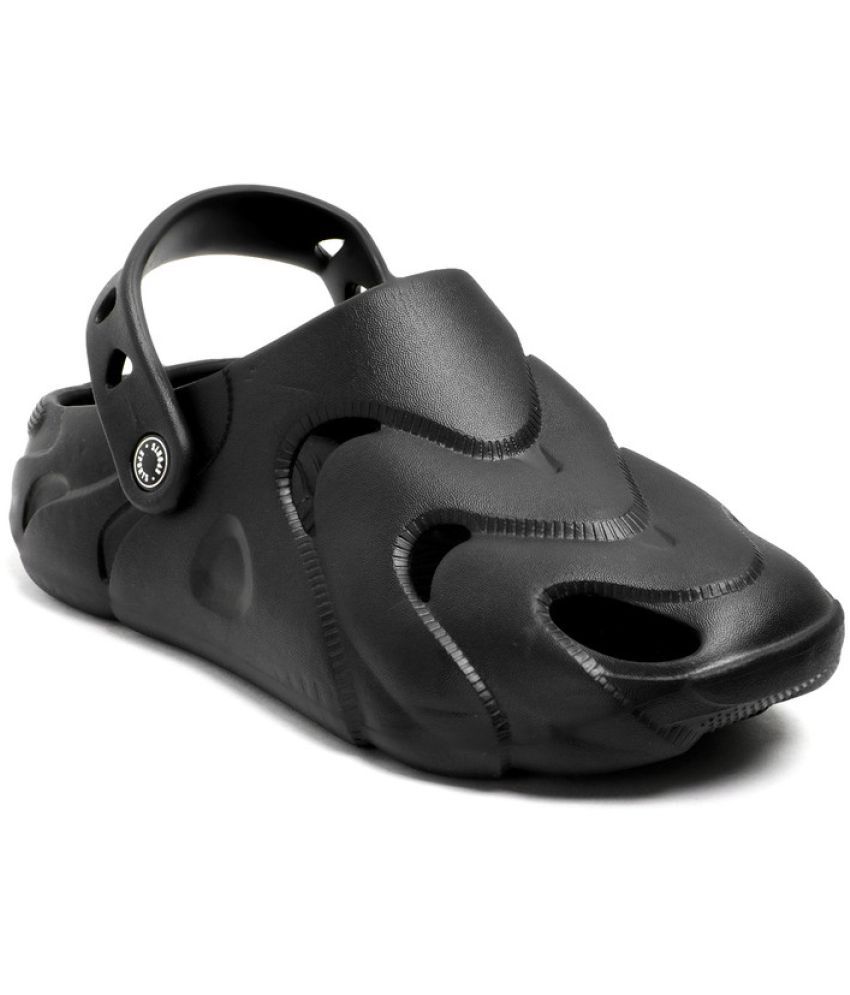     			TurnX - Black Men's Clogs