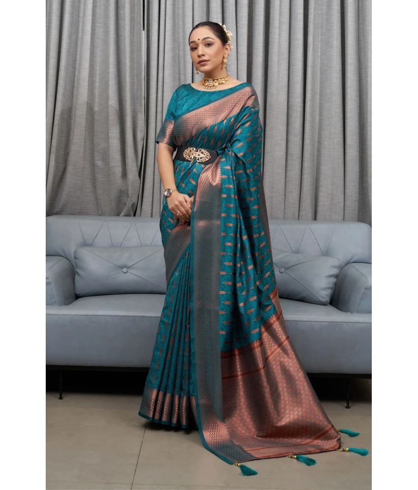     			Vastukala Silk Solid Saree With Blouse Piece ( Light Blue , Pack of 1 )