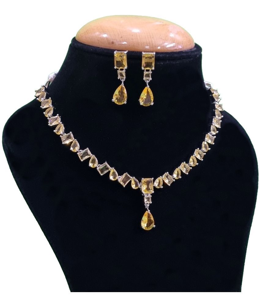     			Ladymania Yellow Alloy Necklace Set ( Pack of 1 )