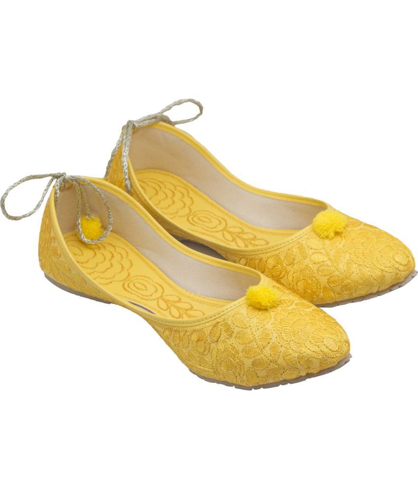     			Anjaneya Creations Yellow Ethnic Footwear
