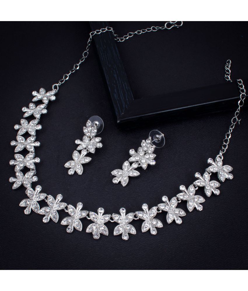     			Sukkhi Zinc Silver Contemporary/Fashion Necklaces Set Collar