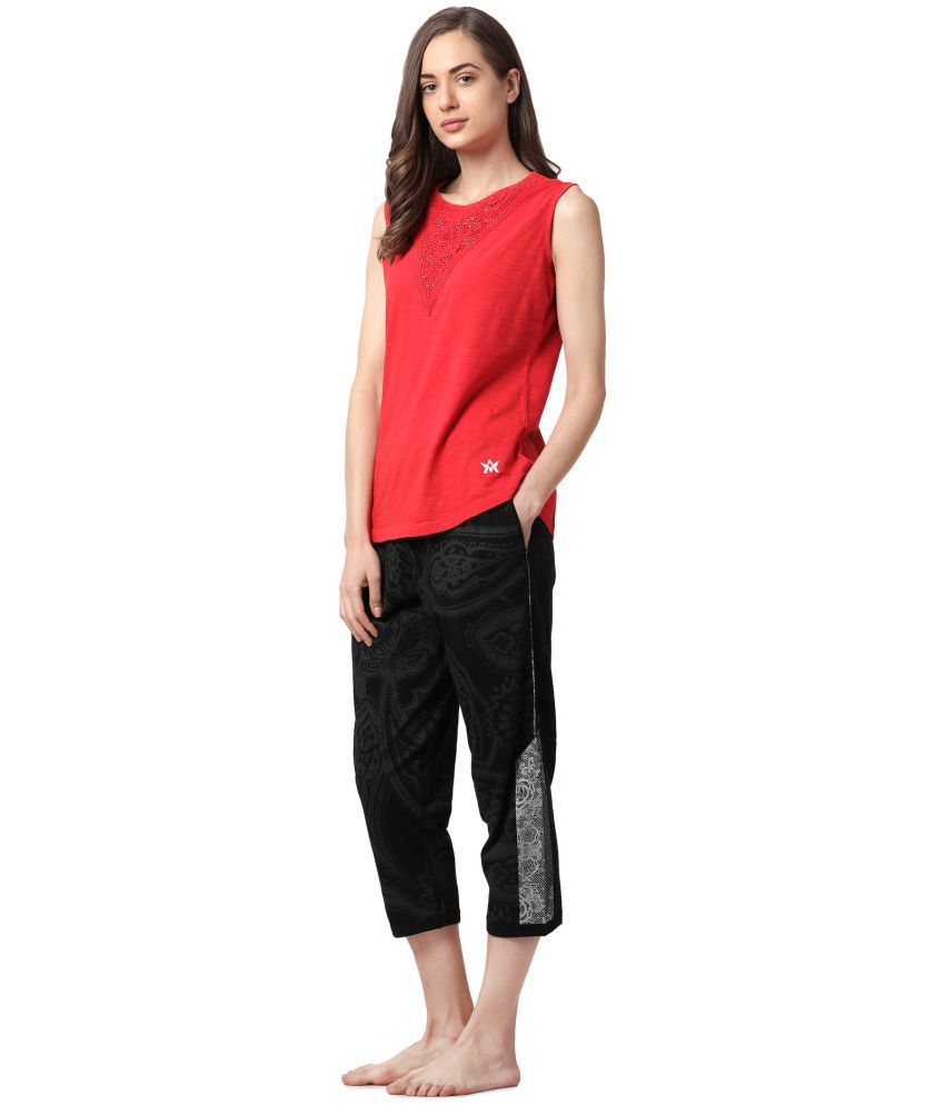     			Girls Fashion Pajama, garment dyed sleeves Top and printed Capri