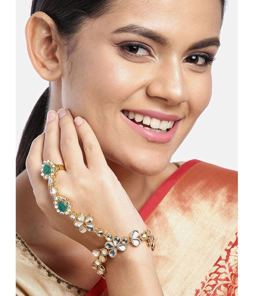     			I Jewels 18k Gold Plated Embellish With Kundan & Pearl Adjustable Haath Phool/Panja Bracelet for Women (PIJ021G) (Pack of 1)