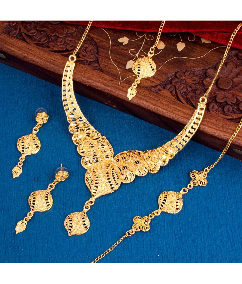     			Sukkhi Brass Golden Traditional Necklace set Combo Collar