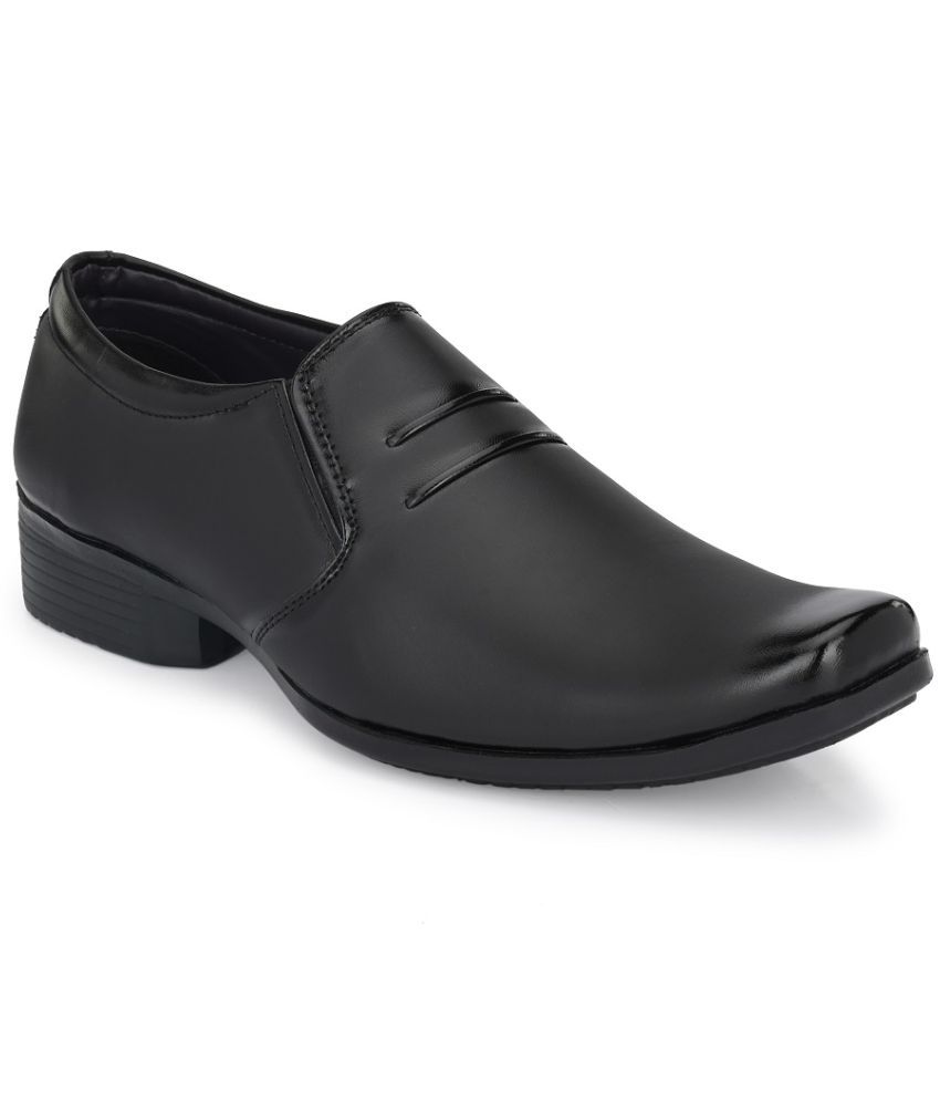     			Kwiclo - Black Men's Slip On Formal Shoes