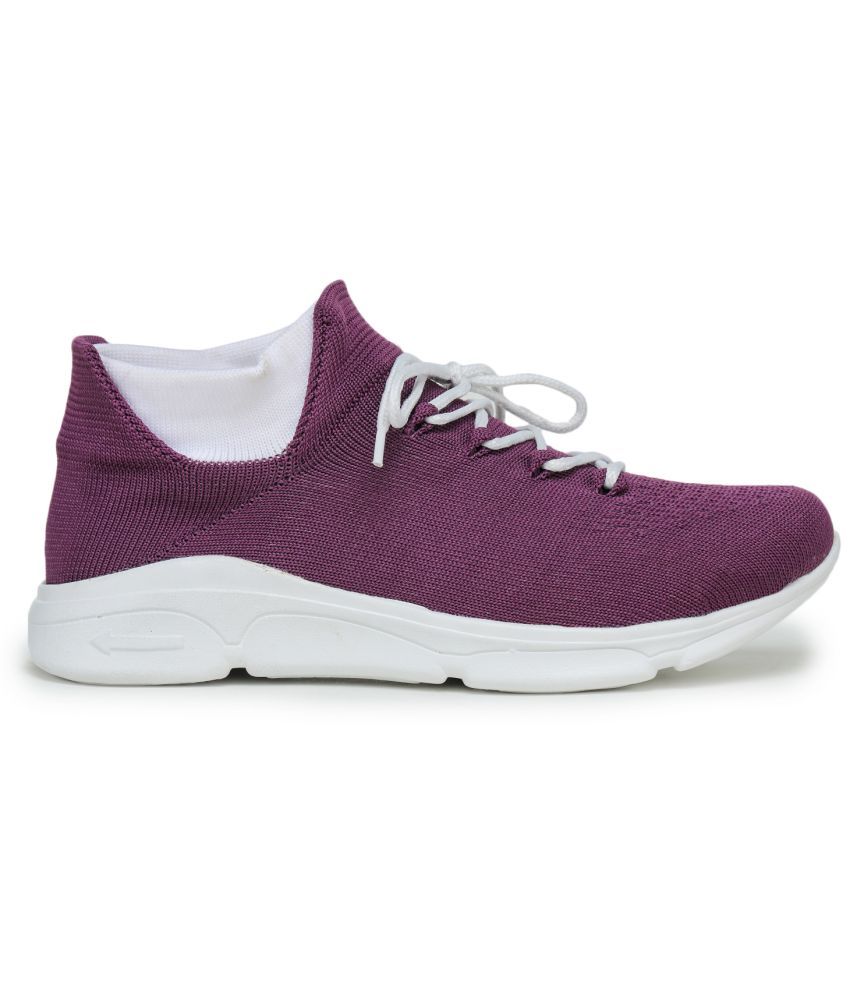 magenta tennis shoes