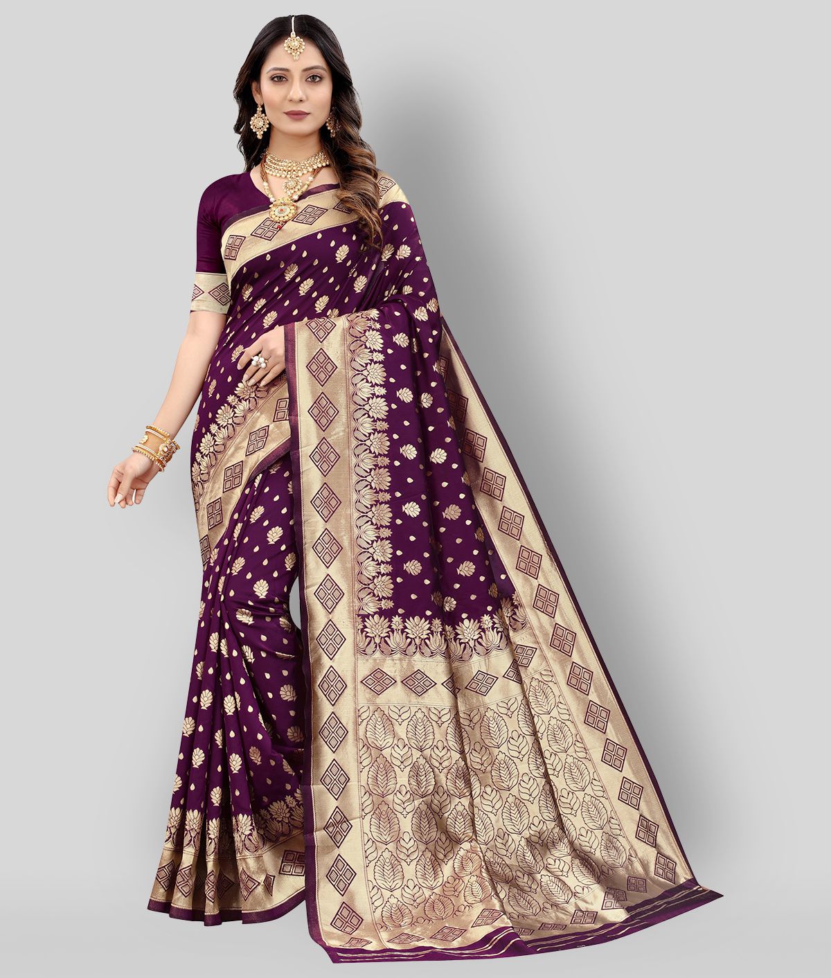     			NENCY FASHION - Maroon Banarasi Silk Saree With Stitched Blouse ( Pack of 1 )