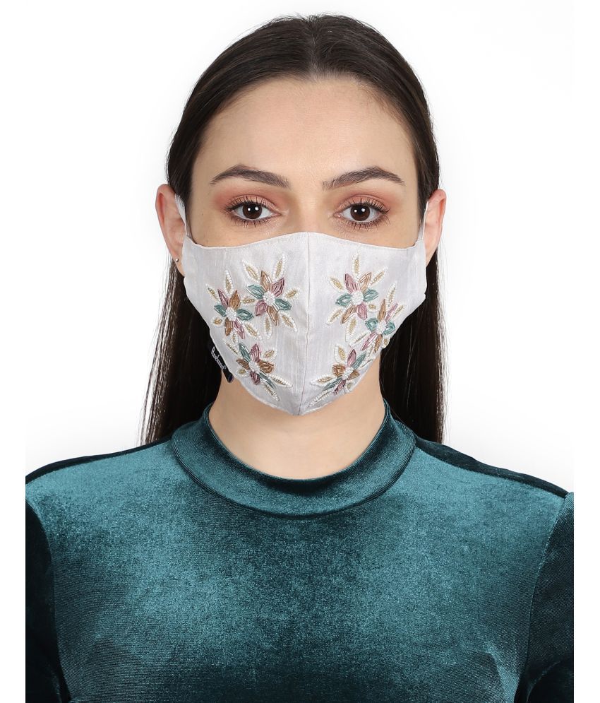     			Anekaant - White 3 Ply Mask ( Pack of 1 )
