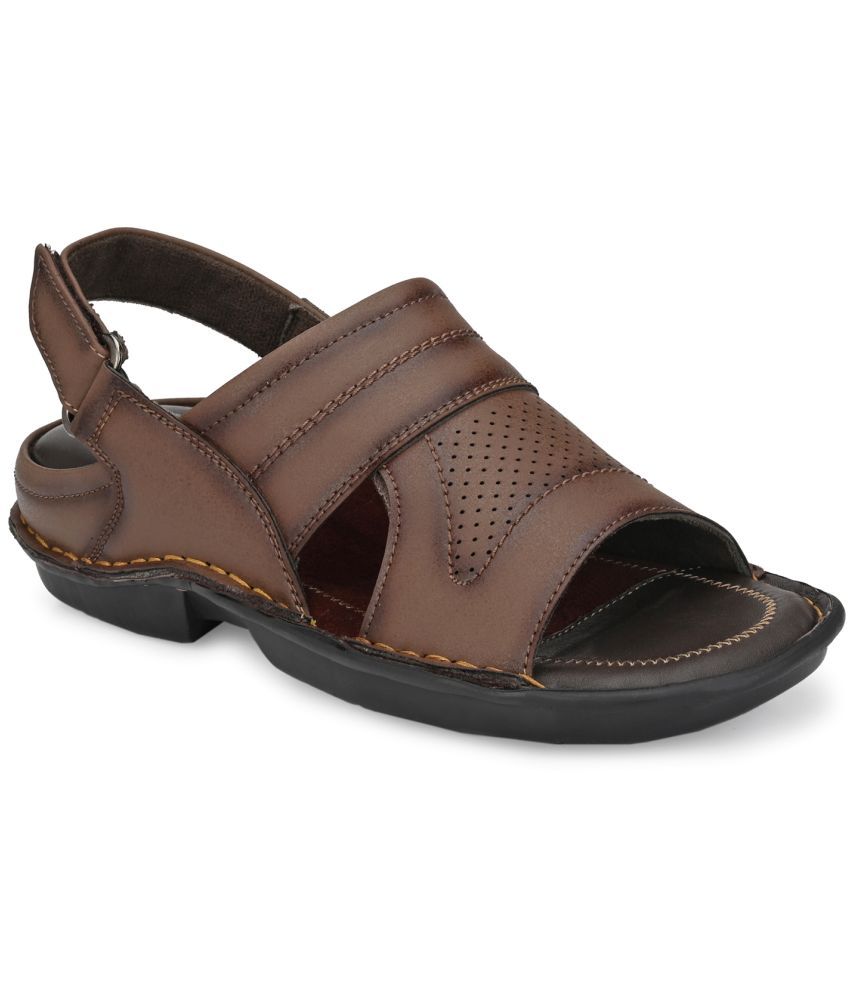     			softio - Brown Men's Sandals