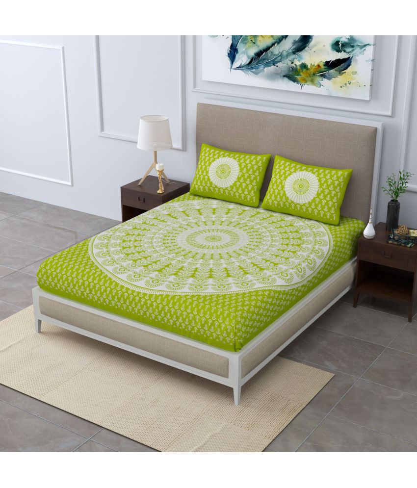     			Uniqchoice - Green Cotton Double Bedsheet with 2 Pillow Covers