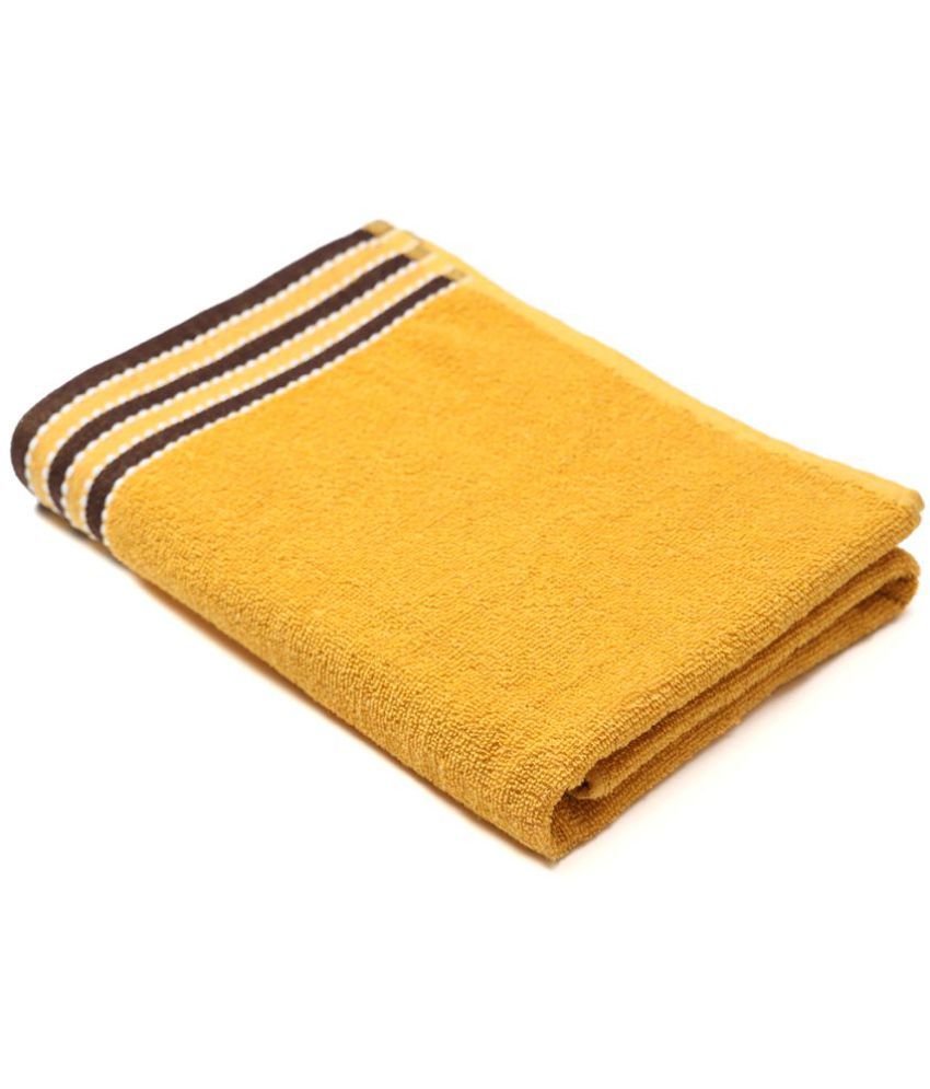     			URBAN MAGIC - Cotton Yellow Solid Bath Towel ( Pack of 1 )