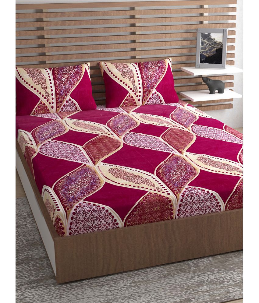     			URBAN MAGIC - Maroon Microfiber Double Bedsheet with 2 Pillow Covers