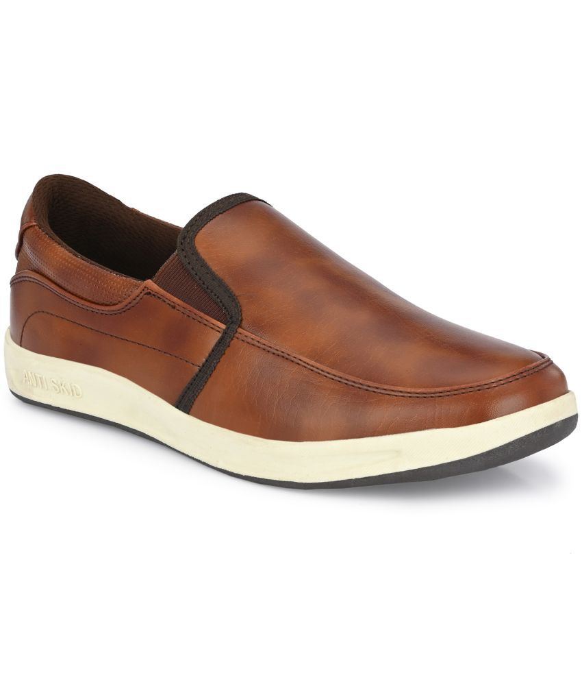     			Leeport - Tan Men's Slip-on Shoes