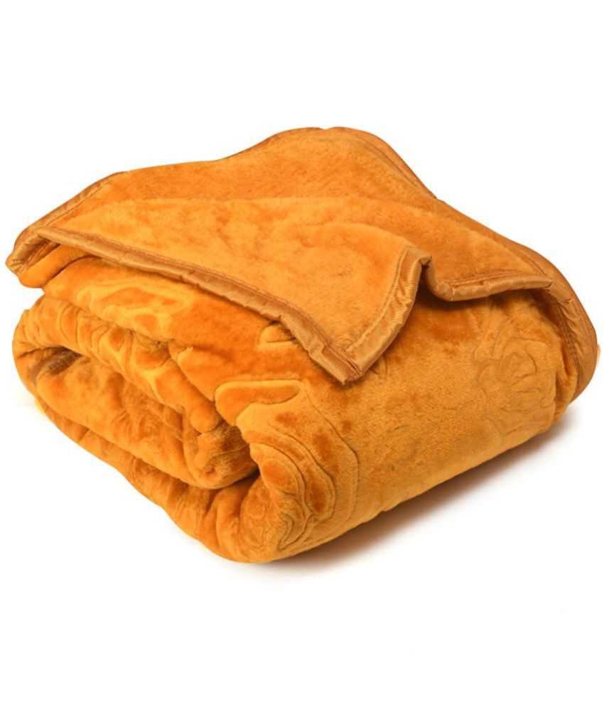 URBAN MAGIC - Orange Polyester Mild Winter Double Blanket ( Pack of 1 )