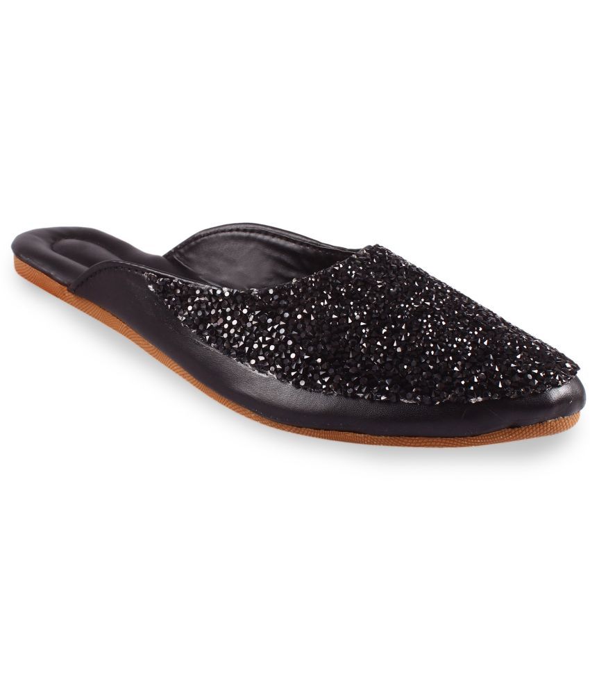     			Apratim - Black Women's Mules