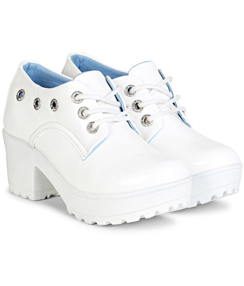     			Commander - White Women's Ankle Length Boots