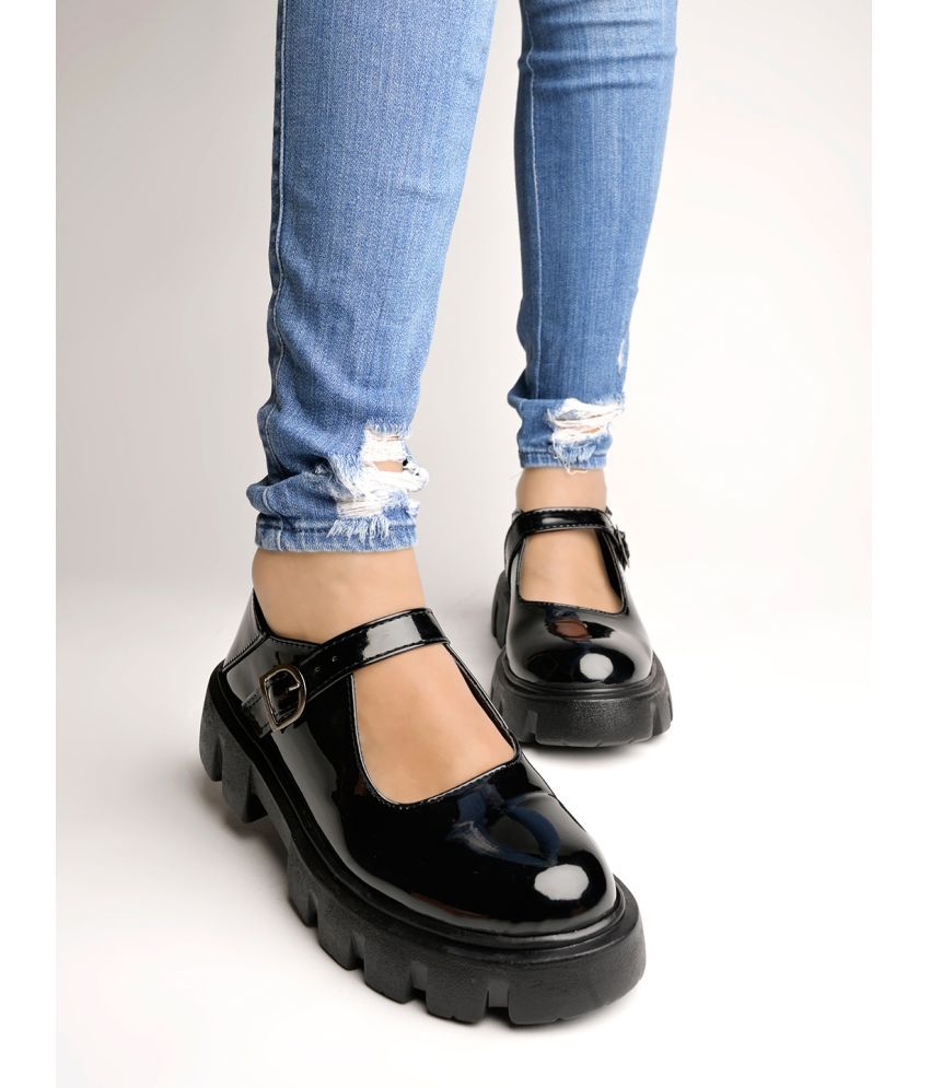     			Shoetopia - Black Women's Slip On