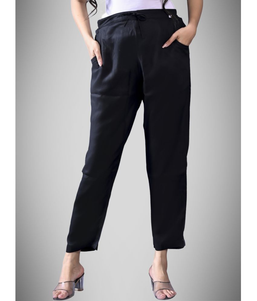     			QuaClo - Black Rayon Regular Women's Casual Pants ( Pack of 1 )