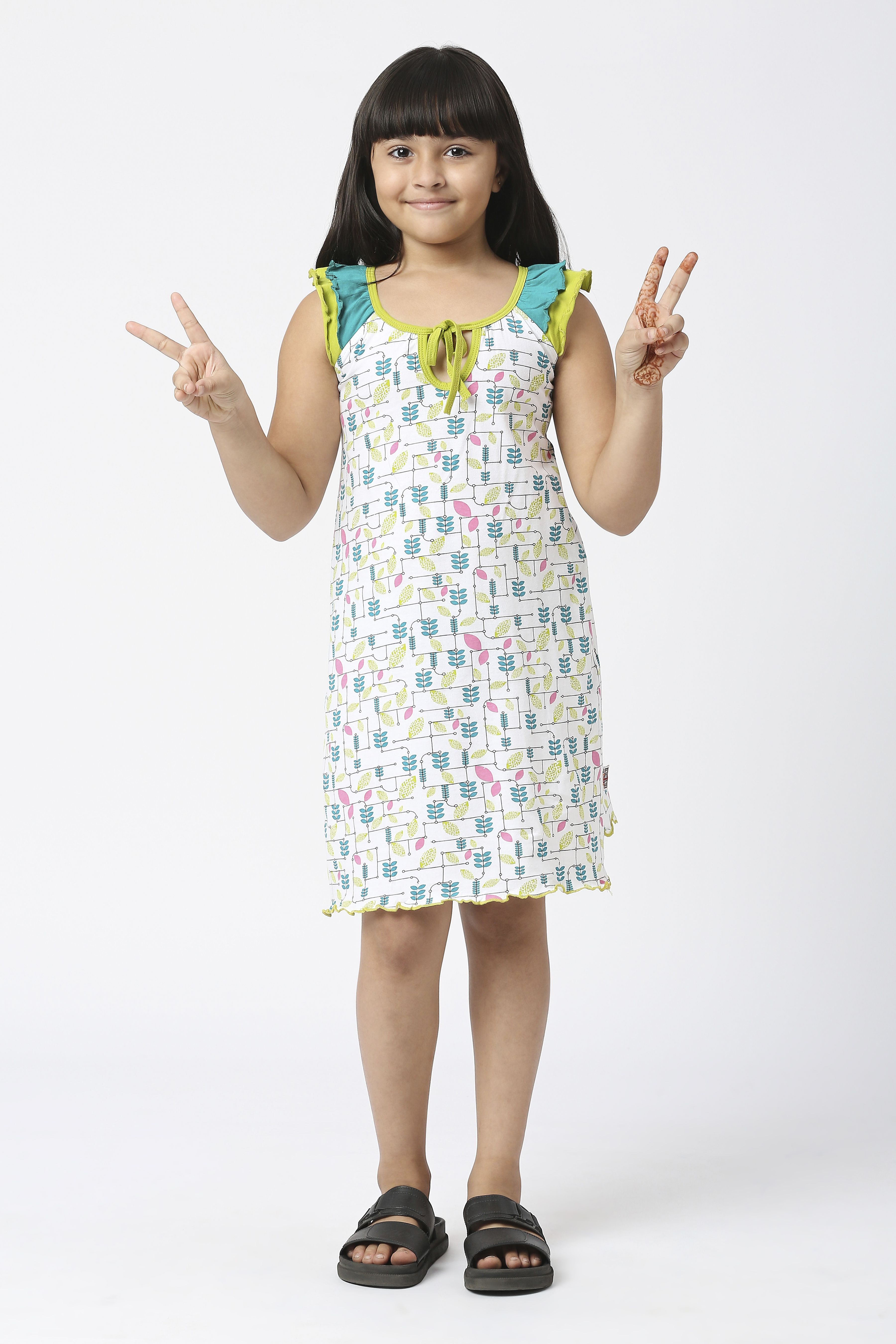     			Sini Mini - White Cotton Girls A-line Dress ( Pack of 1 )