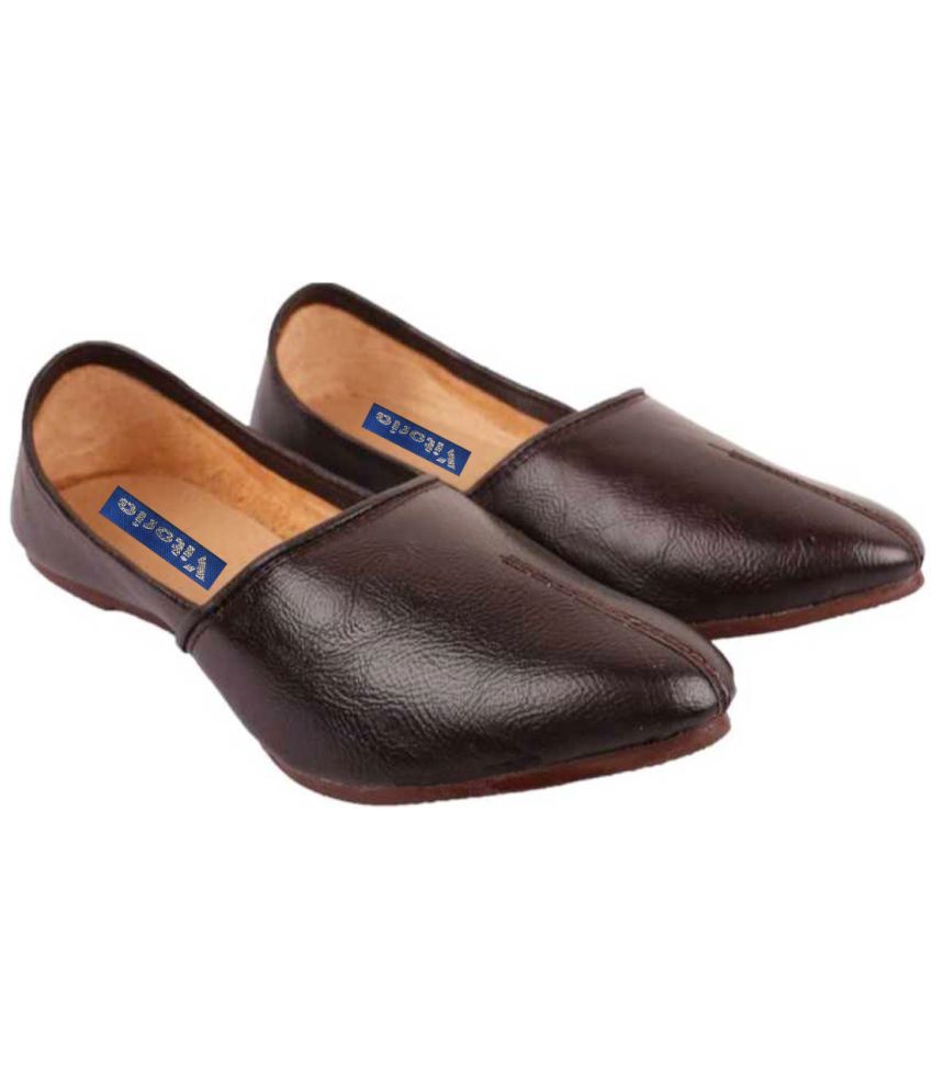     			vitoria - Brown Men's Jutti