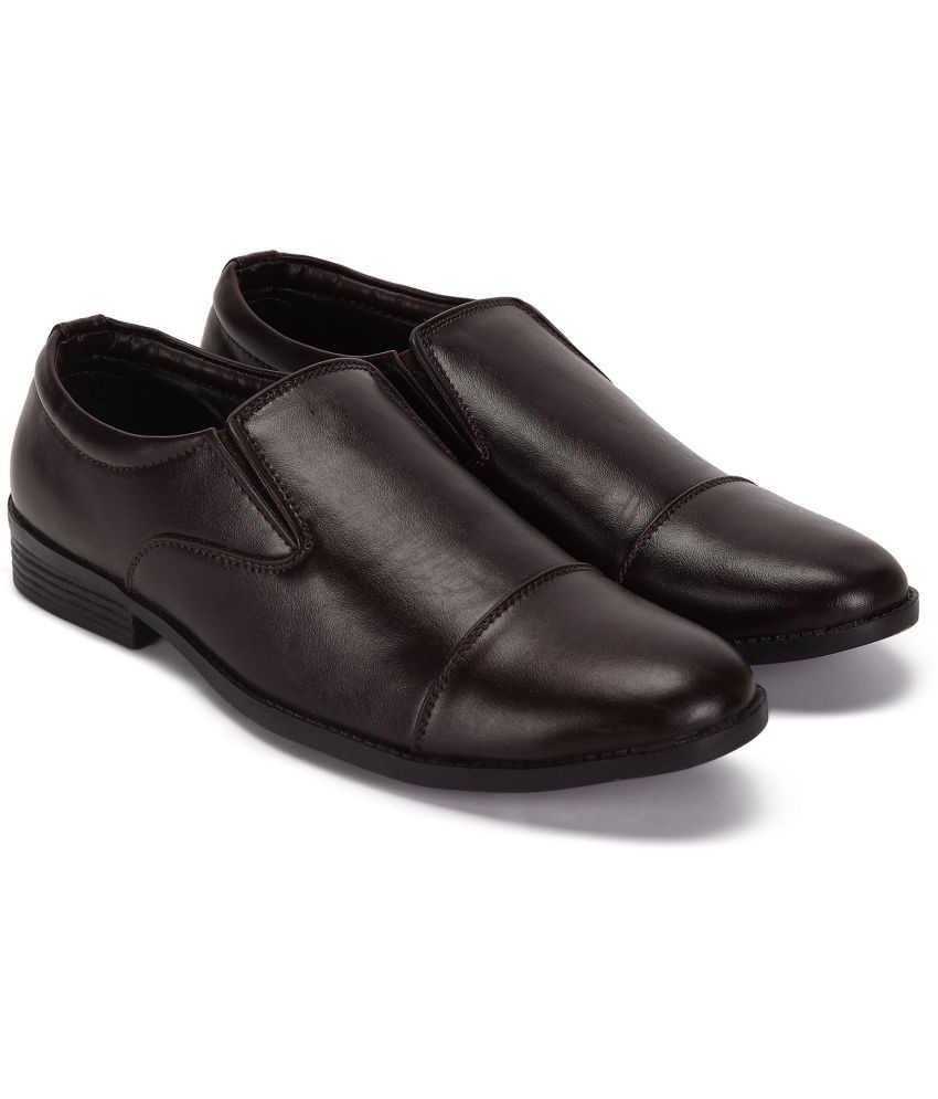     			Paragon - Brown Men's Slip On Formal Shoes