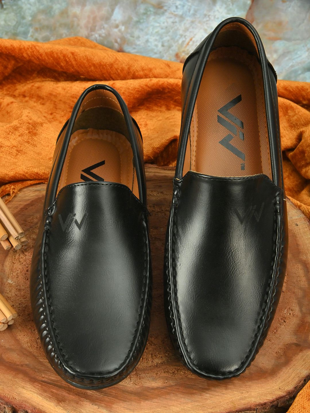     			viv - Black Men's Slip on