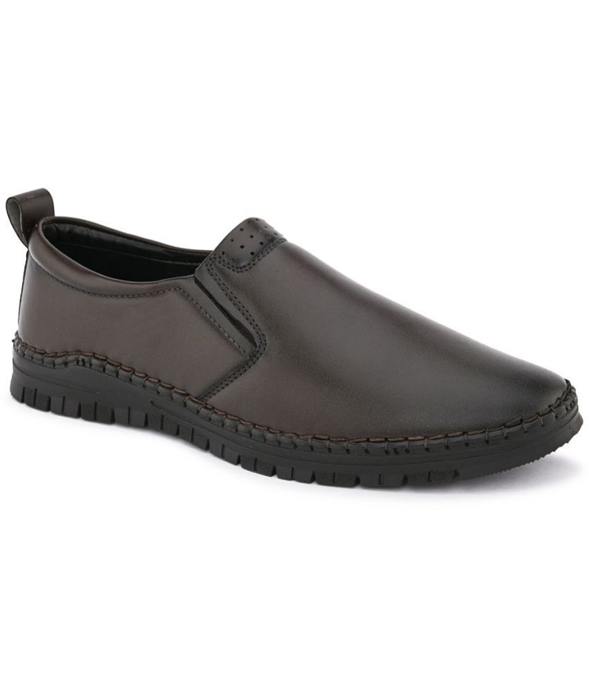     			Fashion Victim - Brown Men's Slip On Formal Shoes