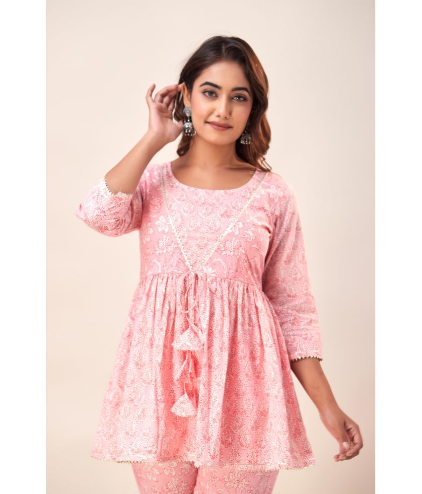     			NeshamaKurti Cotton Printed Flared Women's Kurti - Pink ( Pack of 1 )