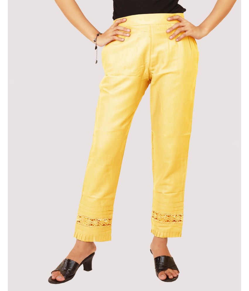     			AARLIZAH - Yellow Cotton Blend Regular Women's Casual Pants ( Pack of 1 )
