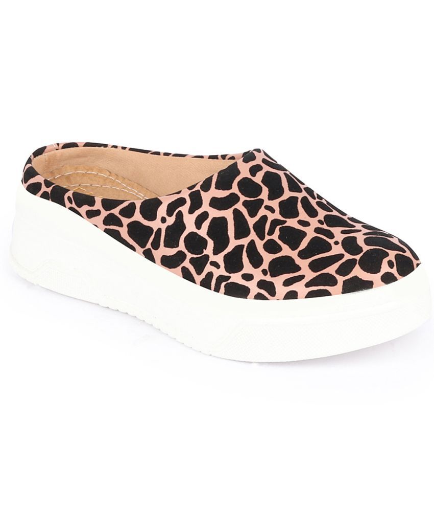     			Fausto - Peach Women's Slip On