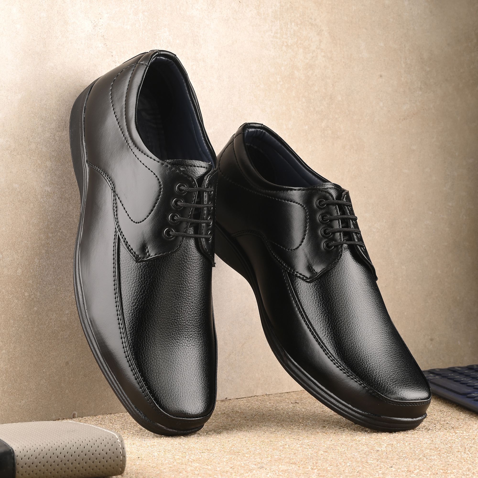     			Leeport - Black Men's Derby Formal Shoes