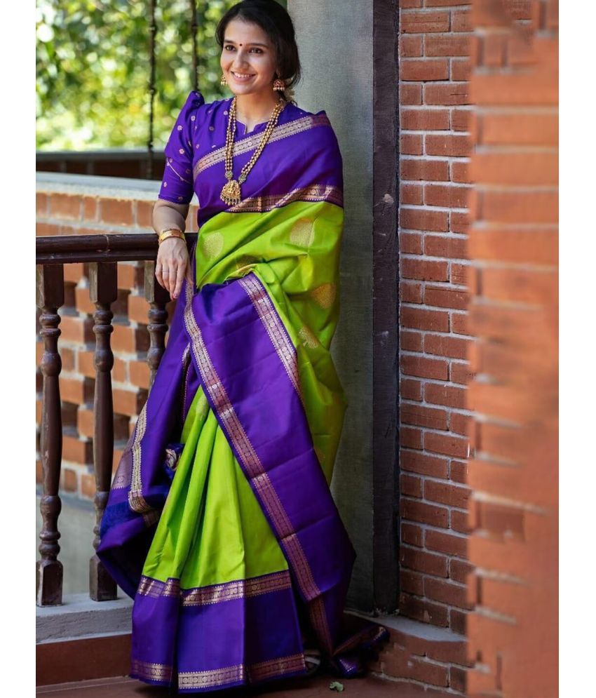     			Rangita Women Ethnic Motifs Woven Kanjivaram Saree with Blouse Piece - Green
