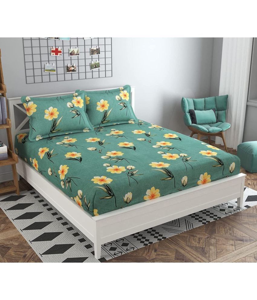     			Decent Home Microfiber Floral Double Bedsheet with 2 Pillow Covers - Green